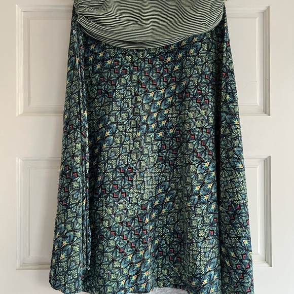 Stylish Green Patterned Skirt - Picture 5 of 5